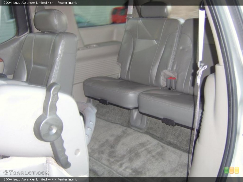 Pewter Interior Photo for the 2004 Isuzu Ascender Limited 4x4 #41669476