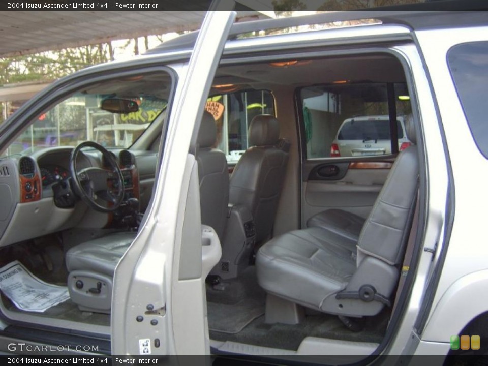 Pewter Interior Photo for the 2004 Isuzu Ascender Limited 4x4 #41669536