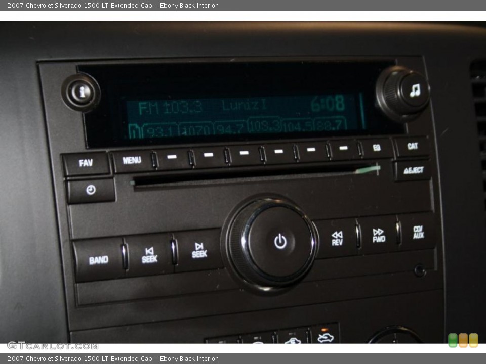 Ebony Black Interior Controls for the 2007 Chevrolet Silverado 1500 LT Extended Cab #41671084