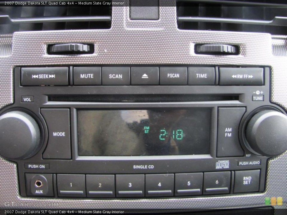 Medium Slate Gray Interior Controls for the 2007 Dodge Dakota SLT Quad Cab 4x4 #41672148