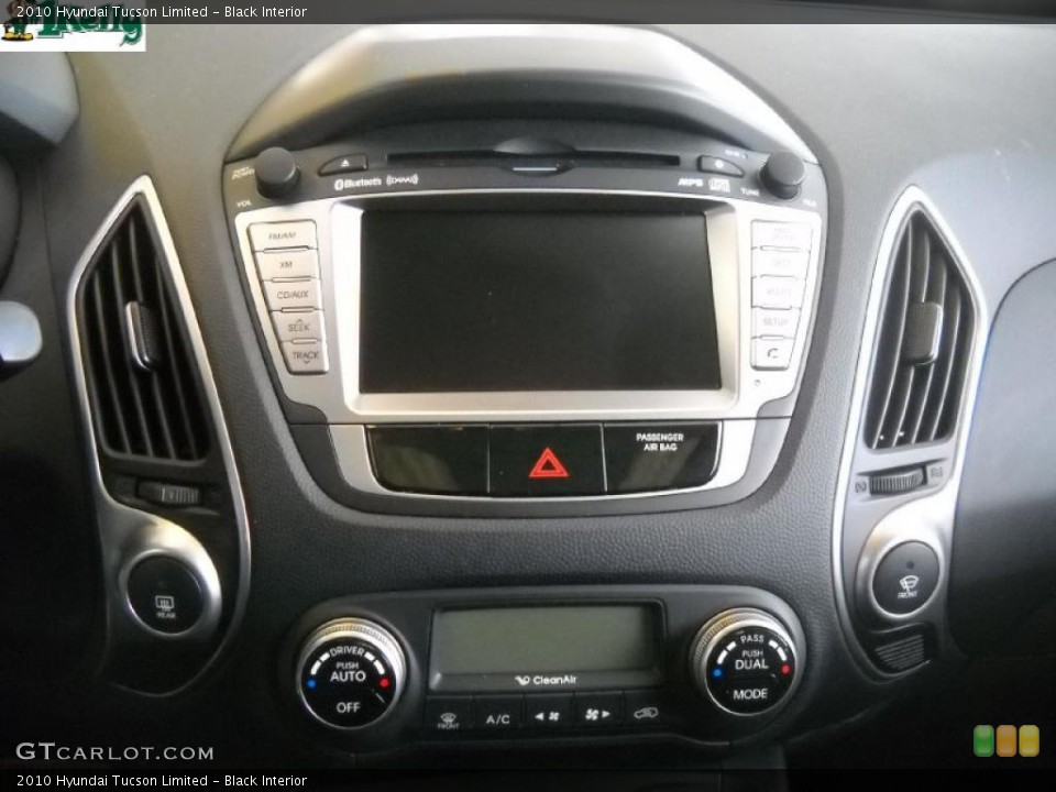 Black Interior Controls for the 2010 Hyundai Tucson Limited #41673613