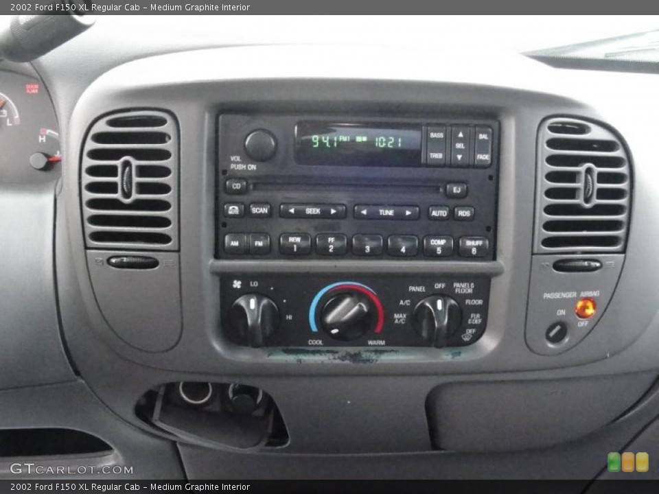 Medium Graphite Interior Controls for the 2002 Ford F150 XL Regular Cab #41678605