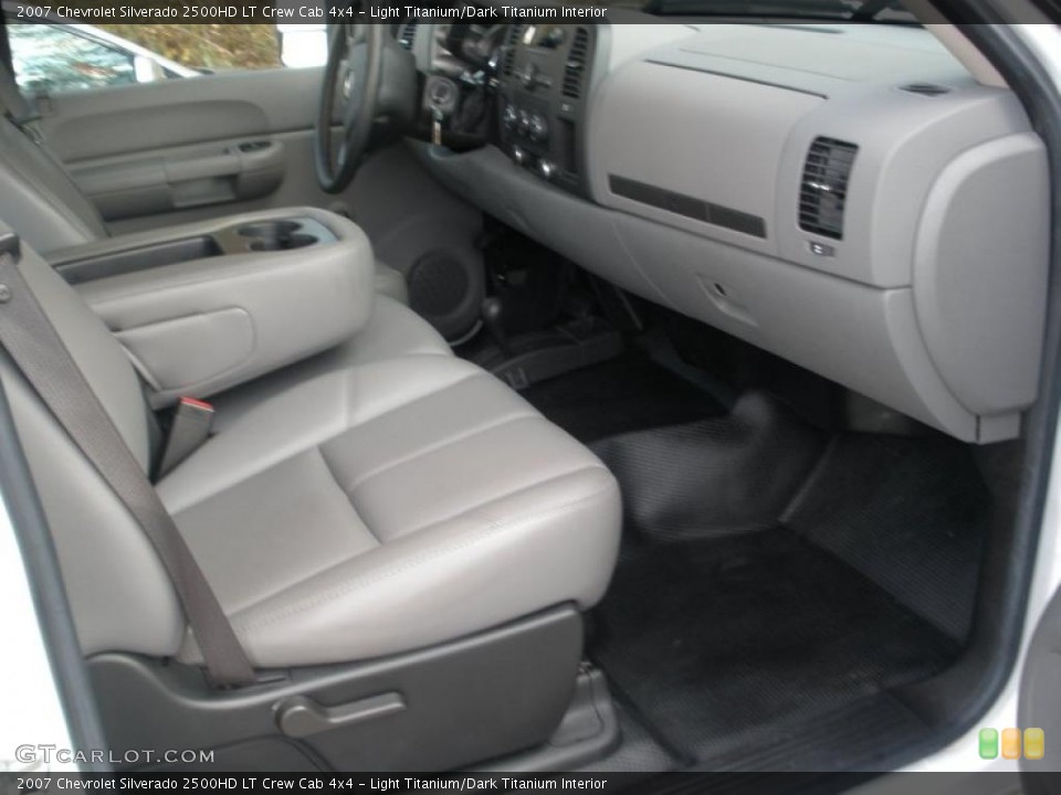 Light Titanium/Dark Titanium Interior Photo for the 2007 Chevrolet Silverado 2500HD LT Crew Cab 4x4 #41685093