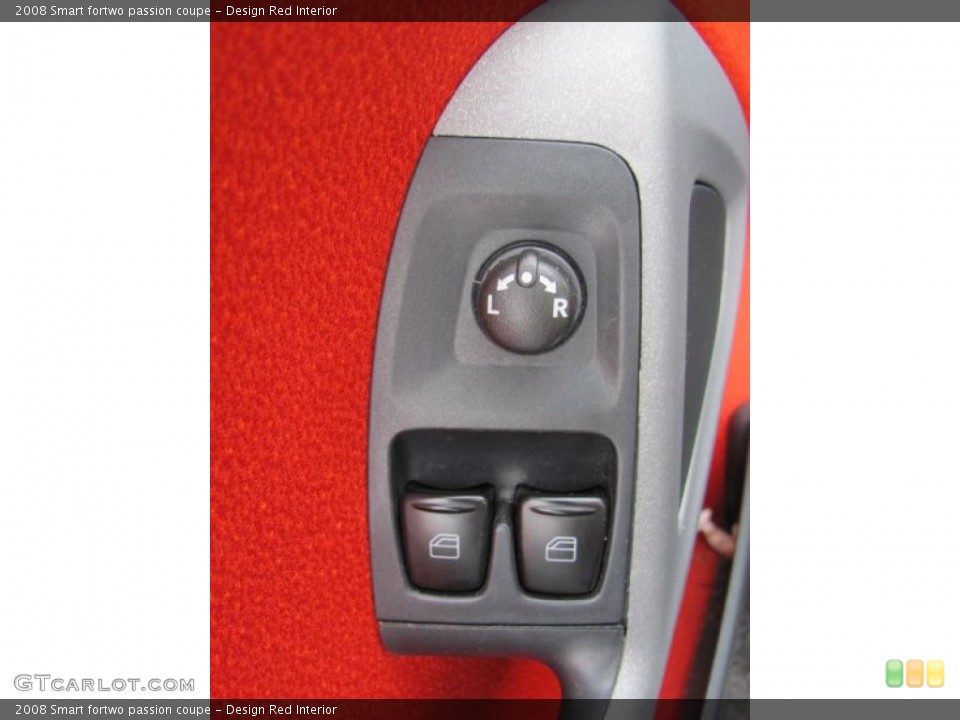 Design Red Interior Controls for the 2008 Smart fortwo passion coupe #41690441