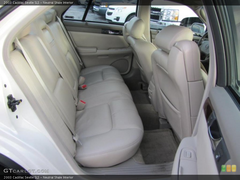 Neutral Shale Interior Photo for the 2003 Cadillac Seville SLS #41690553
