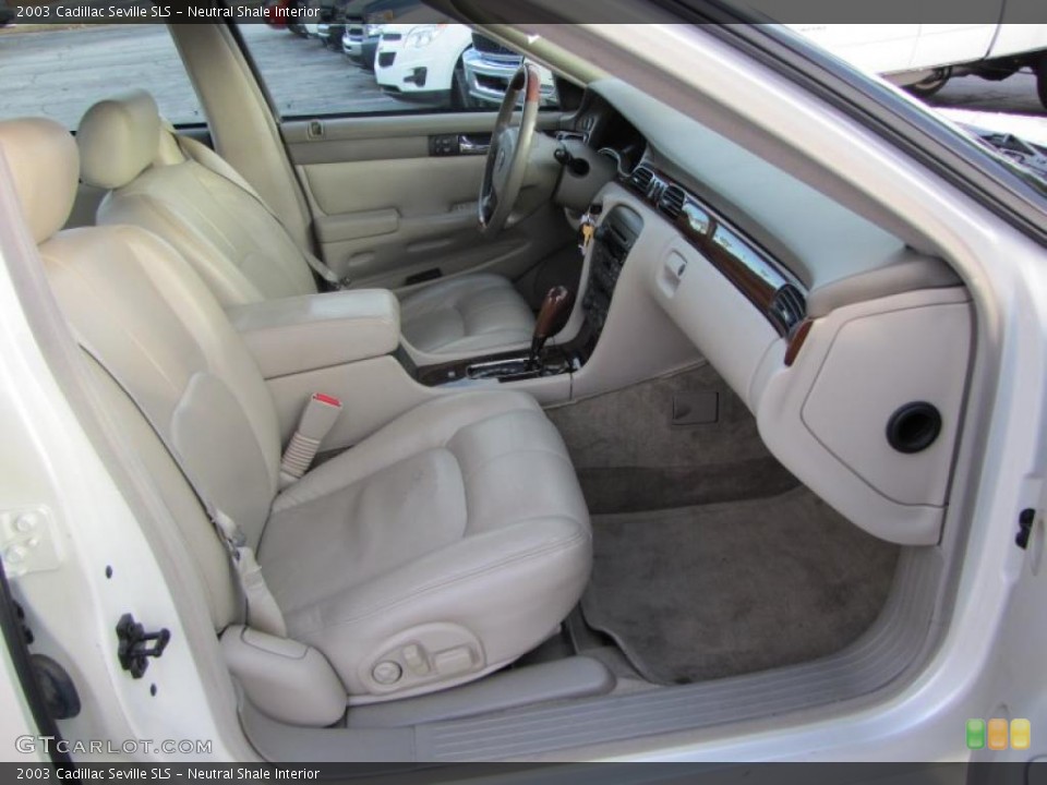 Neutral Shale Interior Photo for the 2003 Cadillac Seville SLS #41690561