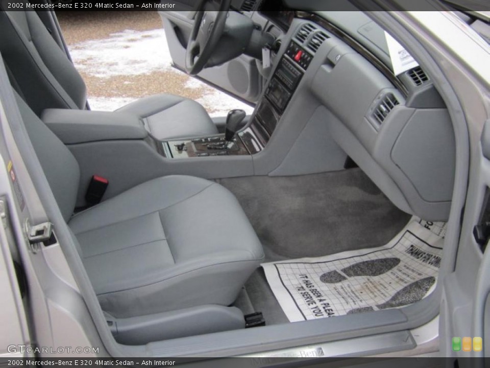 Ash Interior Photo for the 2002 Mercedes-Benz E 320 4Matic Sedan #41694354