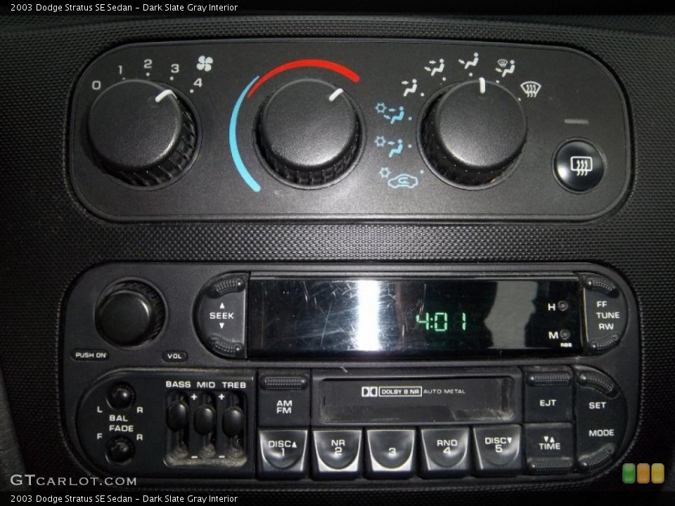 Dark Slate Gray Interior Controls for the 2003 Dodge Stratus SE Sedan #41696657
