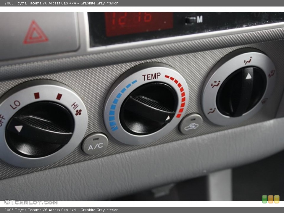 Graphite Gray Interior Controls for the 2005 Toyota Tacoma V6 Access Cab 4x4 #41703522