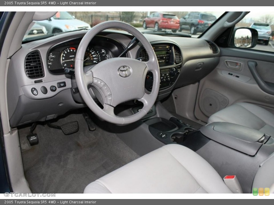 Light Charcoal Interior Photo for the 2005 Toyota Sequoia SR5 4WD #41707338