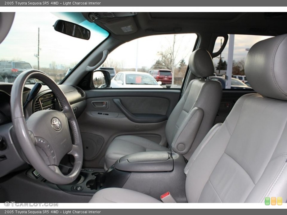 Light Charcoal Interior Photo for the 2005 Toyota Sequoia SR5 4WD #41707350