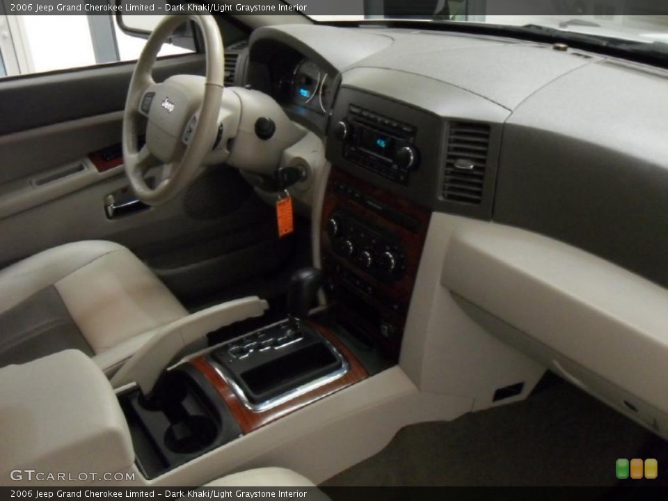 Dark Khaki/Light Graystone Interior Photo for the 2006 Jeep Grand Cherokee Limited #41711450
