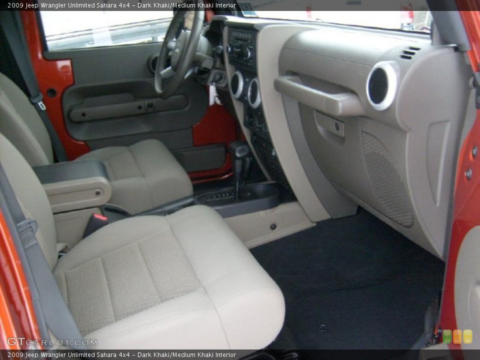 Dark Khaki/Medium Khaki Interior Photo for the 2009 Jeep Wrangler Unlimited Sahara 4x4 #41719022