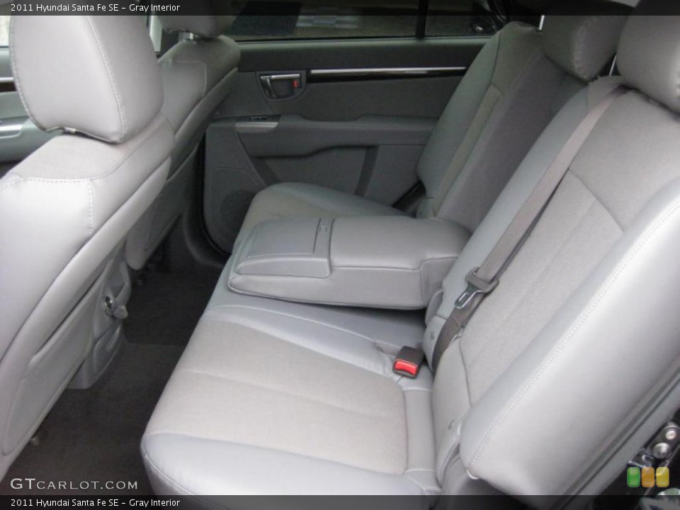 Gray Interior Photo for the 2011 Hyundai Santa Fe SE #41741774