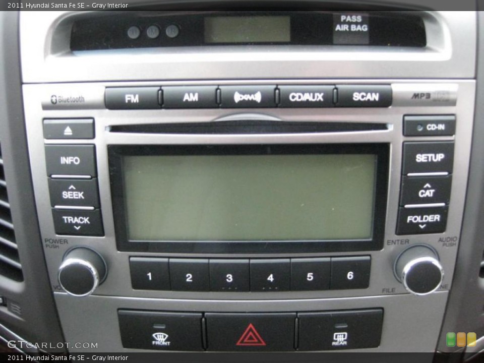 Gray Interior Controls for the 2011 Hyundai Santa Fe SE #41741874