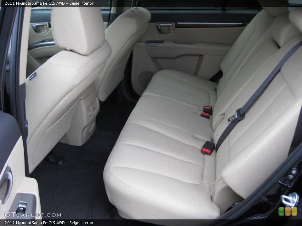 Beige Interior Photo for the 2011 Hyundai Santa Fe GLS AWD #41742079