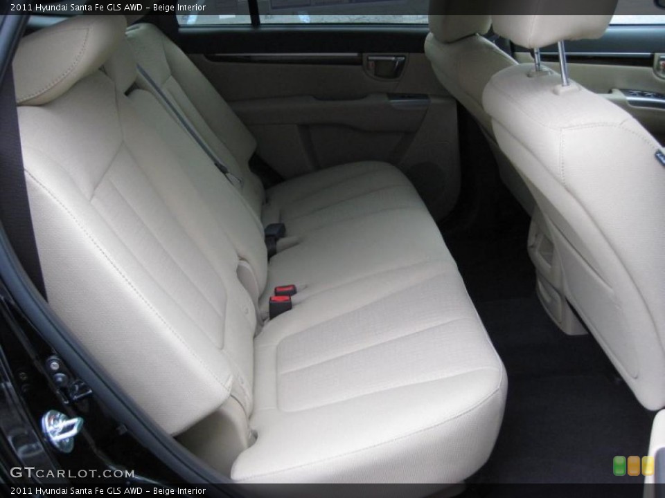Beige Interior Photo for the 2011 Hyundai Santa Fe GLS AWD #41742143