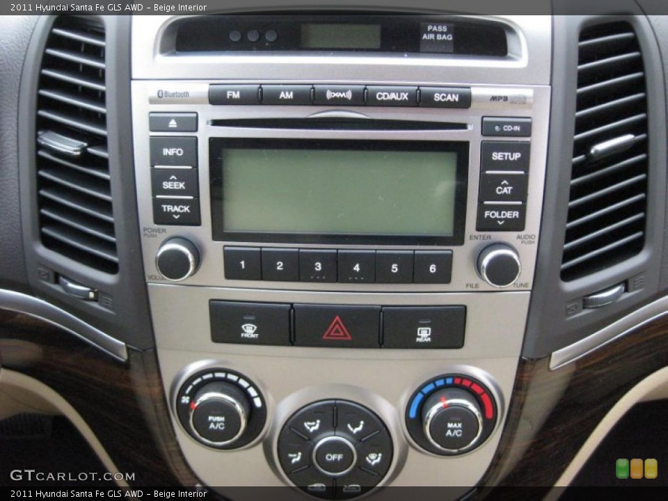 Beige Interior Controls for the 2011 Hyundai Santa Fe GLS AWD #41742191