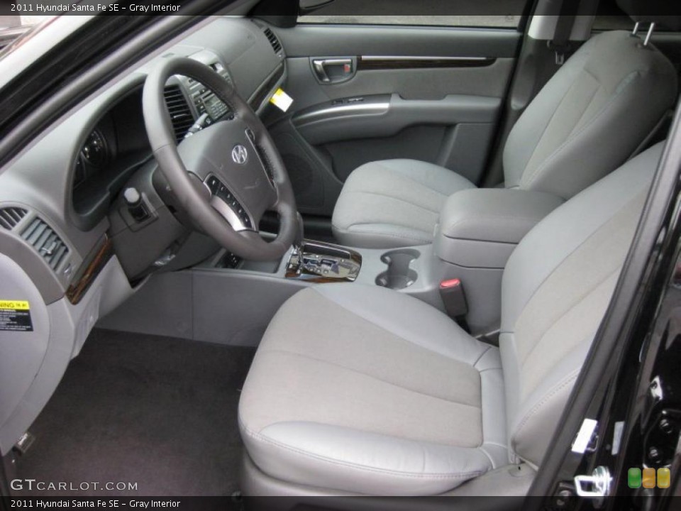 Gray Interior Photo for the 2011 Hyundai Santa Fe SE #41742367