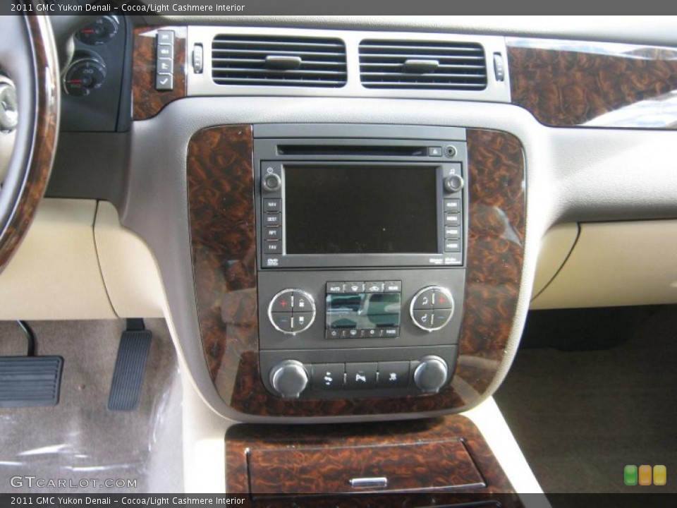 Cocoa/Light Cashmere Interior Controls for the 2011 GMC Yukon Denali #41747639