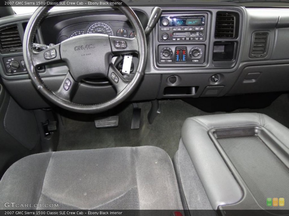 Ebony Black Interior Dashboard for the 2007 GMC Sierra 1500 Classic SLE Crew Cab #41759497