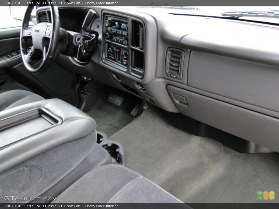Ebony Black Interior Dashboard for the 2007 GMC Sierra 1500 Classic SLE Crew Cab #41759545