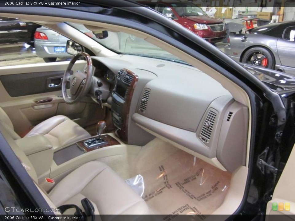 Cashmere Interior Dashboard for the 2006 Cadillac SRX V8 #41765509