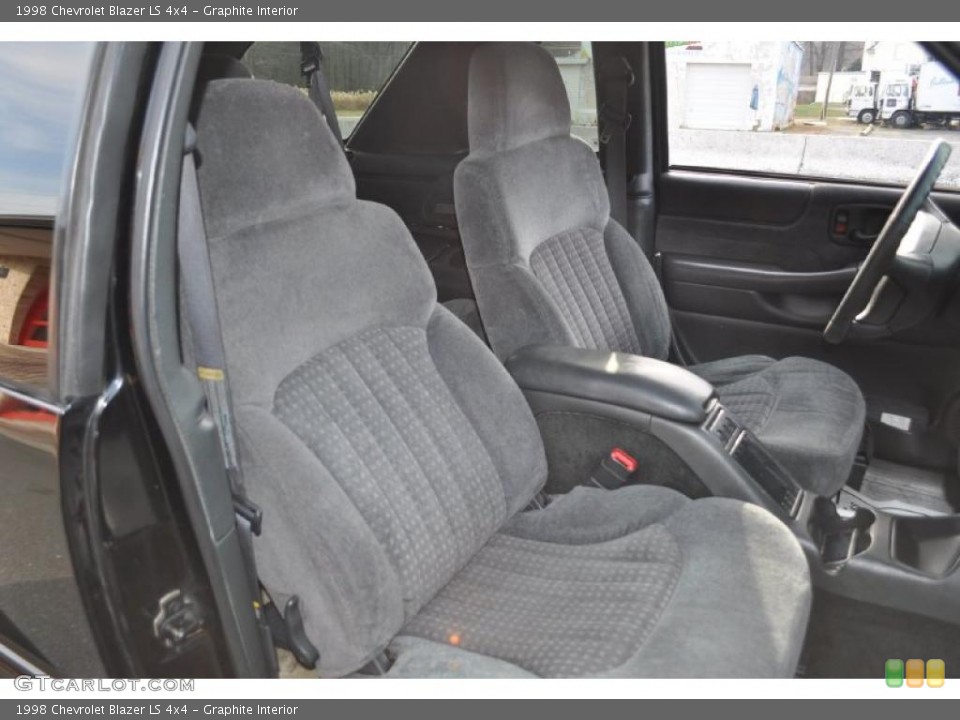 Graphite Interior Photo for the 1998 Chevrolet Blazer LS 4x4 #41771525