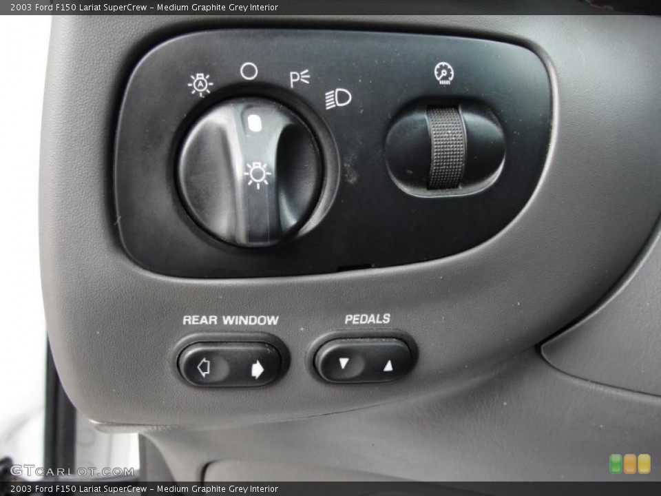 Medium Graphite Grey Interior Controls for the 2003 Ford F150 Lariat SuperCrew #41775185