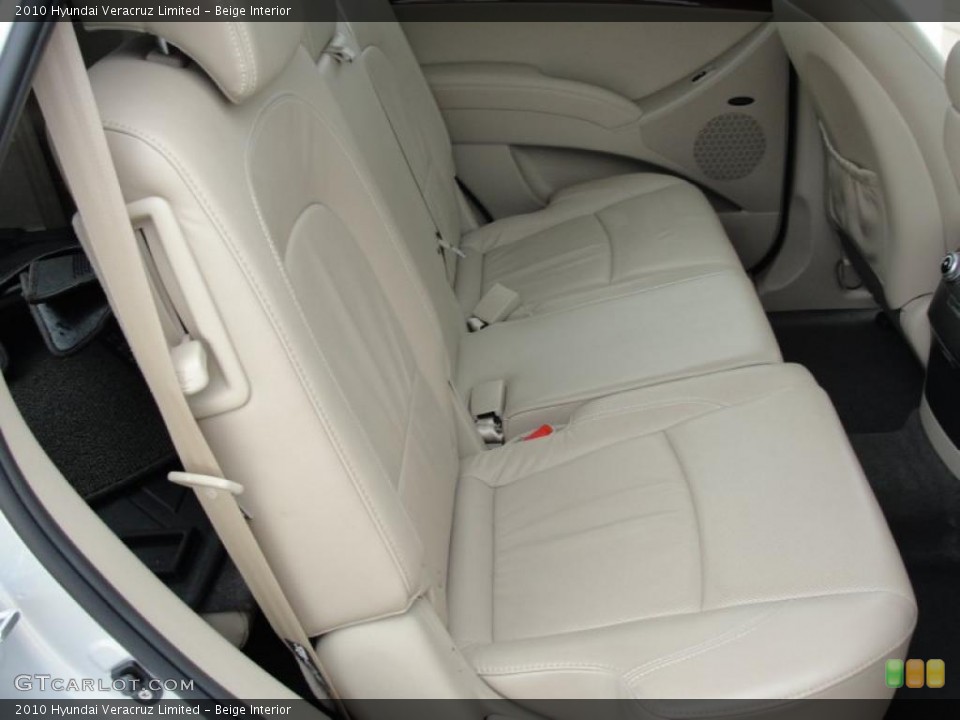 Beige Interior Photo for the 2010 Hyundai Veracruz Limited #41779717