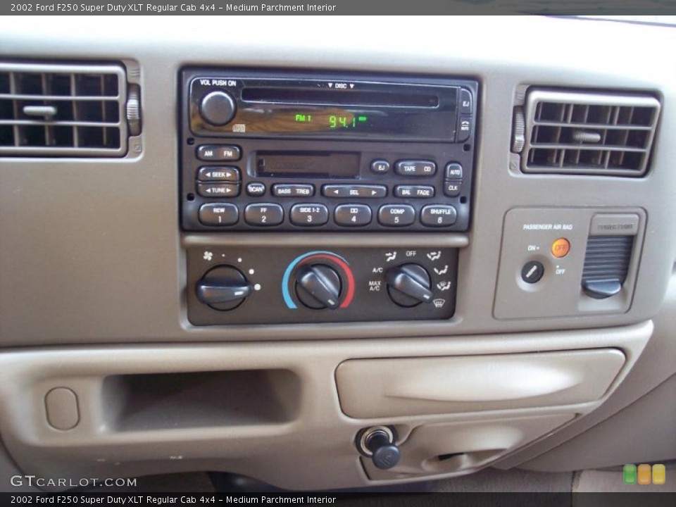 Medium Parchment Interior Controls for the 2002 Ford F250 Super Duty XLT Regular Cab 4x4 #41781577