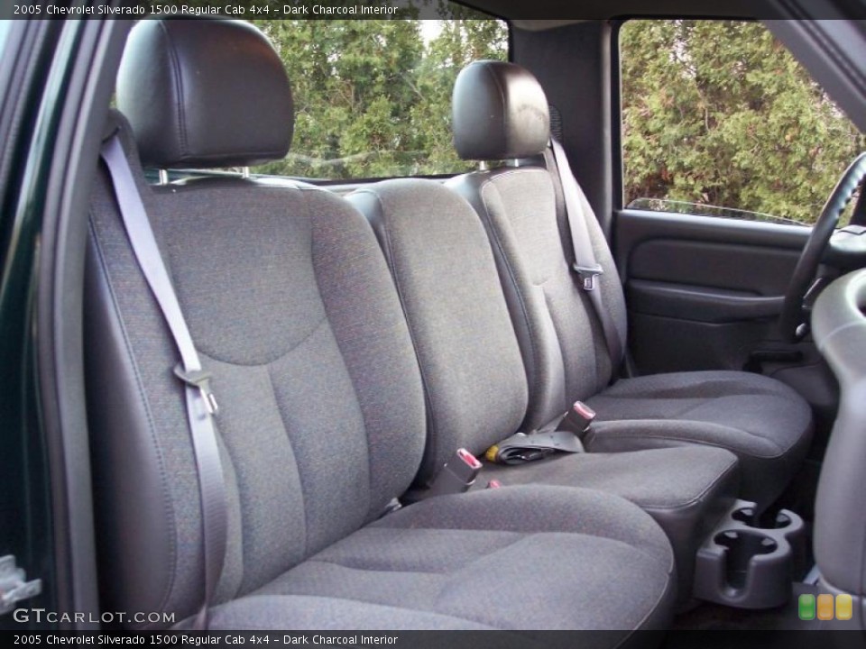 Dark Charcoal Interior Photo for the 2005 Chevrolet Silverado 1500 Regular Cab 4x4 #41782065