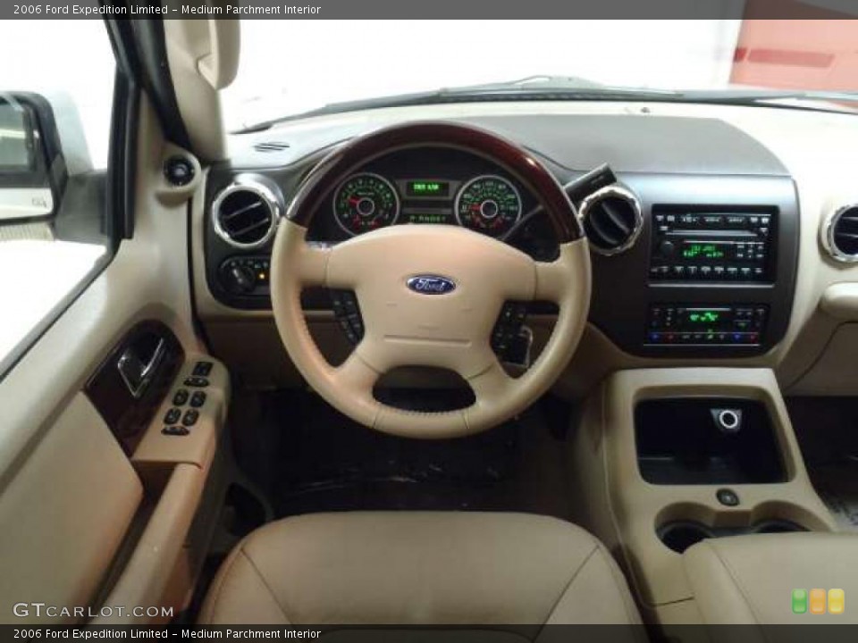 Medium Parchment Interior Photo for the 2006 Ford Expedition Limited #41792383