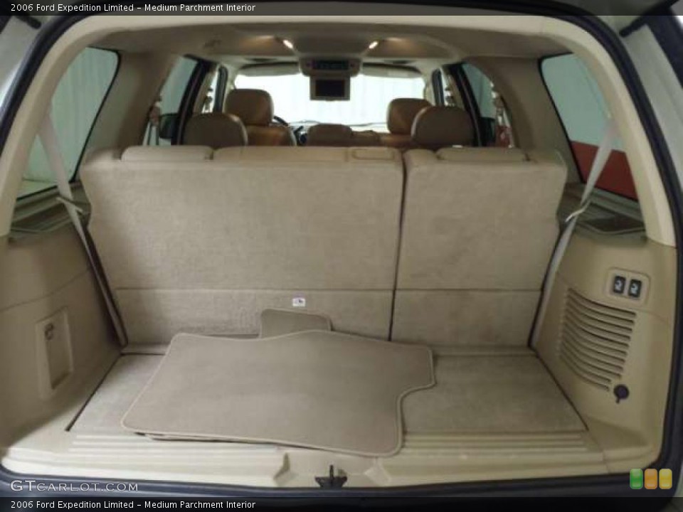 Medium Parchment Interior Trunk for the 2006 Ford Expedition Limited #41792471