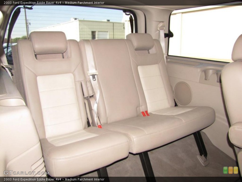 Medium Parchment Interior Photo for the 2003 Ford Expedition Eddie Bauer 4x4 #41800367