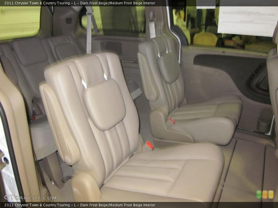 Dark Frost Beige/Medium Frost Beige Interior Photo for the 2011 Chrysler Town & Country Touring - L #41803723