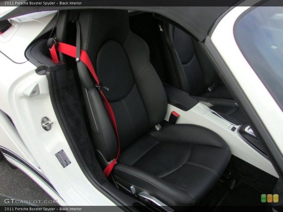 Black Interior Photo for the 2011 Porsche Boxster Spyder #41812039