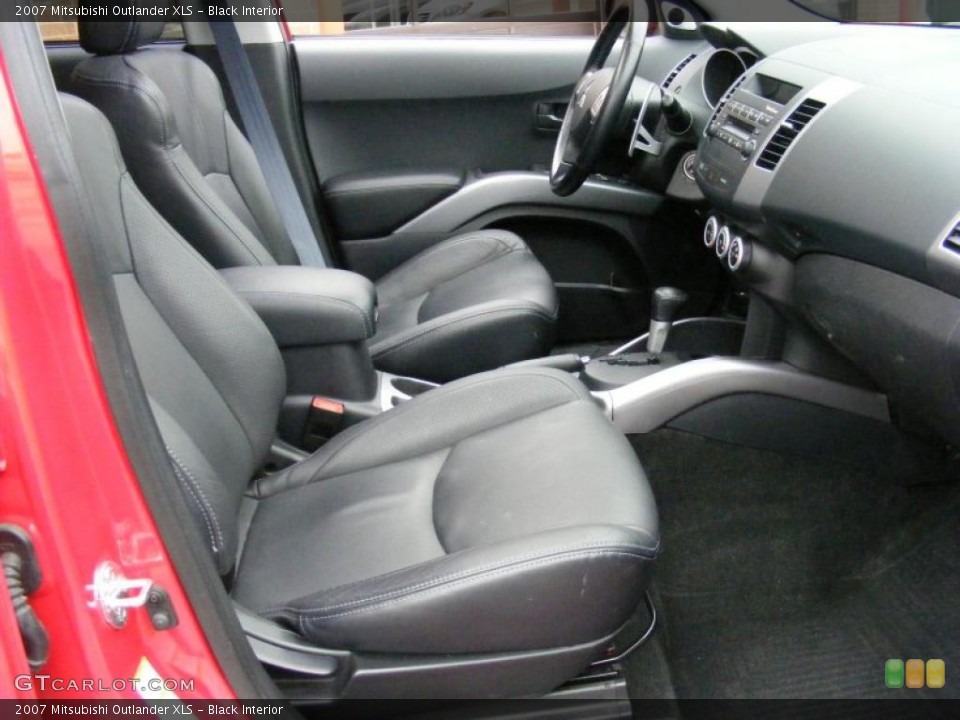 Black Interior Photo for the 2007 Mitsubishi Outlander XLS #41813887