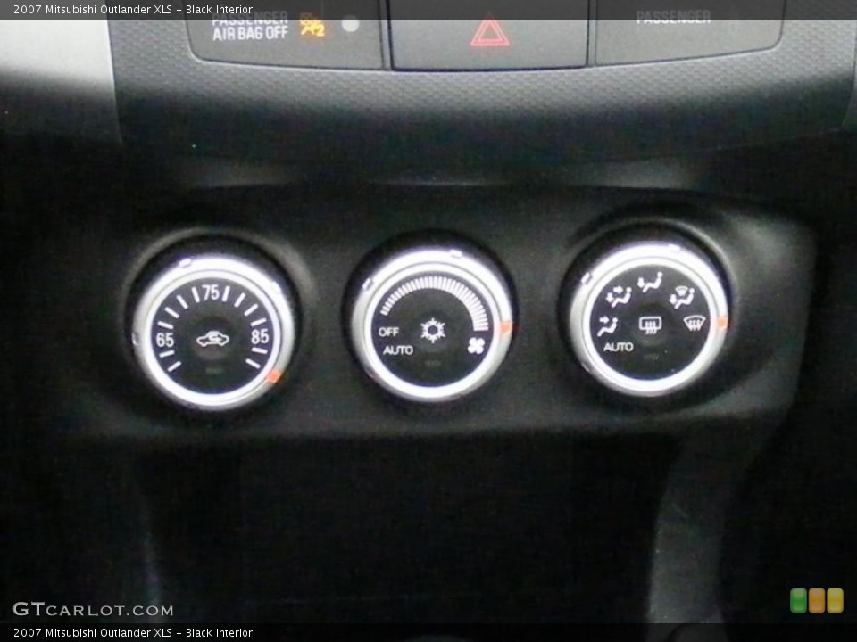 Black Interior Controls for the 2007 Mitsubishi Outlander XLS #41814023