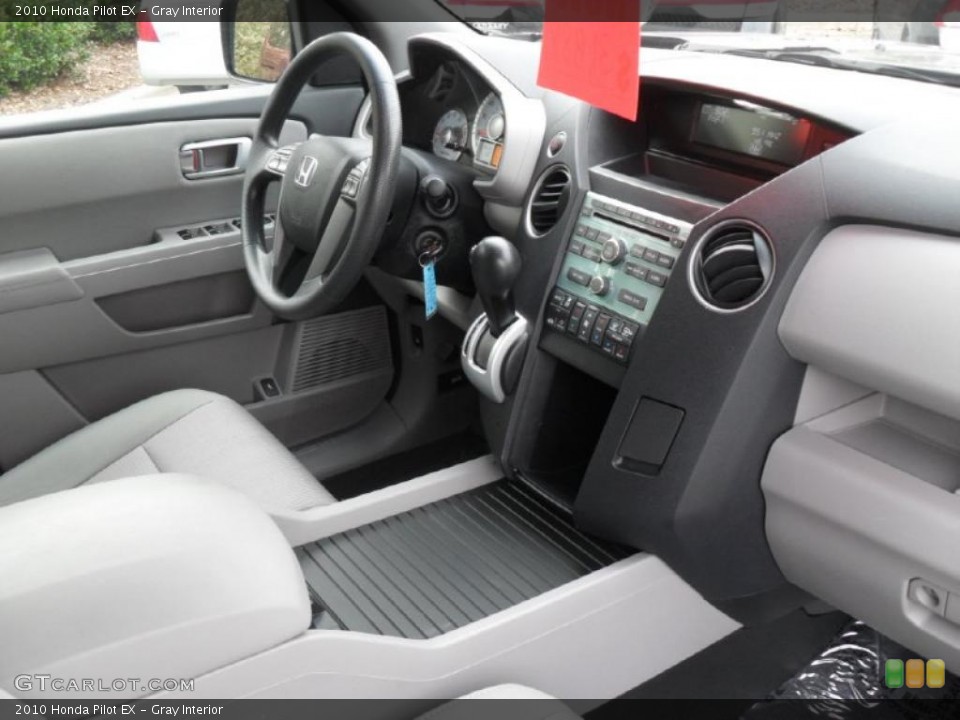 Gray Interior Photo for the 2010 Honda Pilot EX #41820215