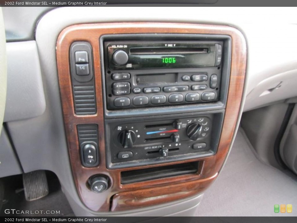 Medium Graphite Grey Interior Controls for the 2002 Ford Windstar SEL #41836224