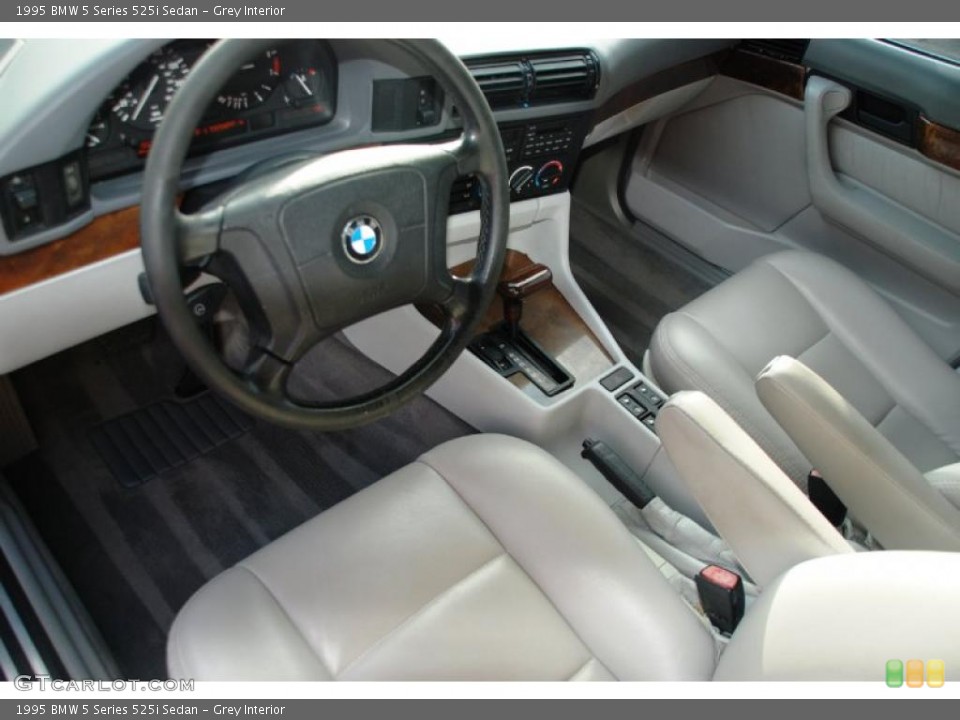 Grey Interior Photo for the 1995 BMW 5 Series 525i Sedan #41845357