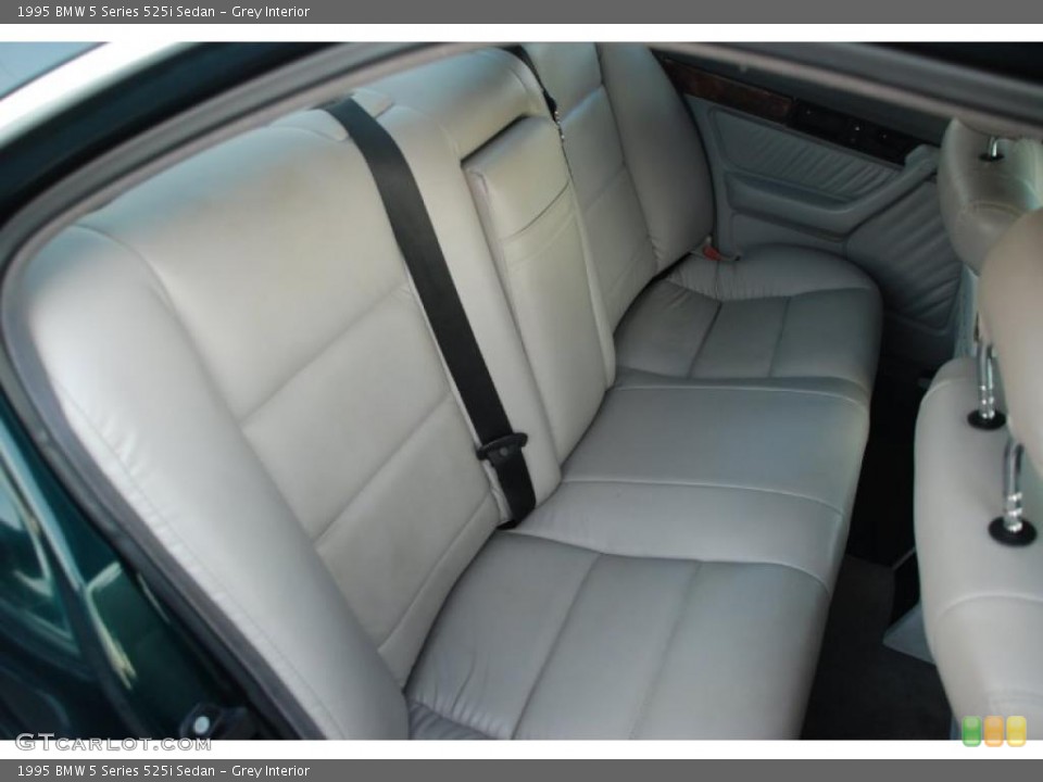 Grey Interior Photo for the 1995 BMW 5 Series 525i Sedan #41845577