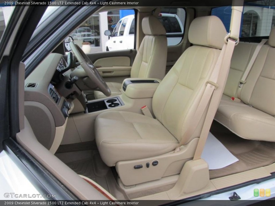Light Cashmere Interior Photo for the 2009 Chevrolet Silverado 1500 LTZ Extended Cab 4x4 #41848189