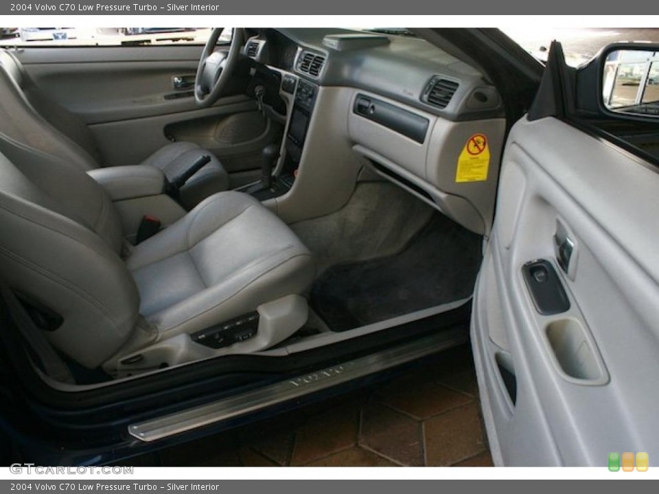 Silver Interior Photo for the 2004 Volvo C70 Low Pressure Turbo #41864426