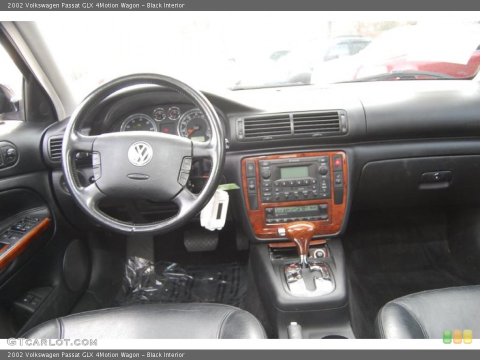 Black Interior Photo for the 2002 Volkswagen Passat GLX 4Motion Wagon #41866685
