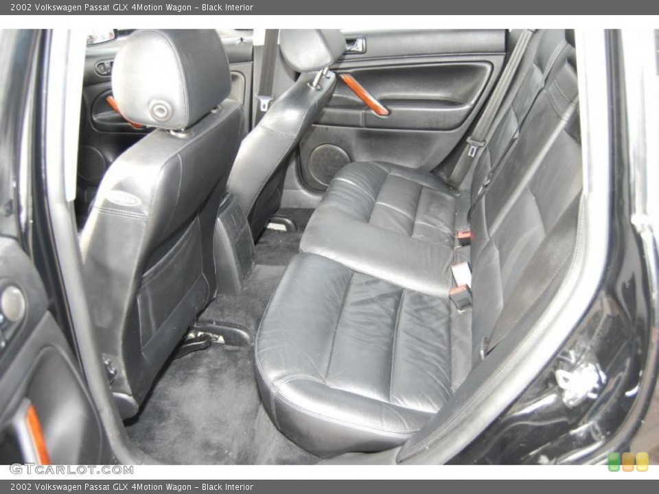 Black Interior Photo for the 2002 Volkswagen Passat GLX 4Motion Wagon #41866745