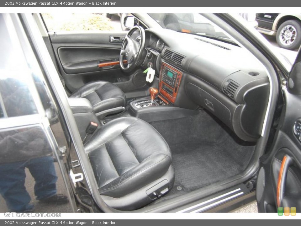 Black Interior Photo for the 2002 Volkswagen Passat GLX 4Motion Wagon #41866809
