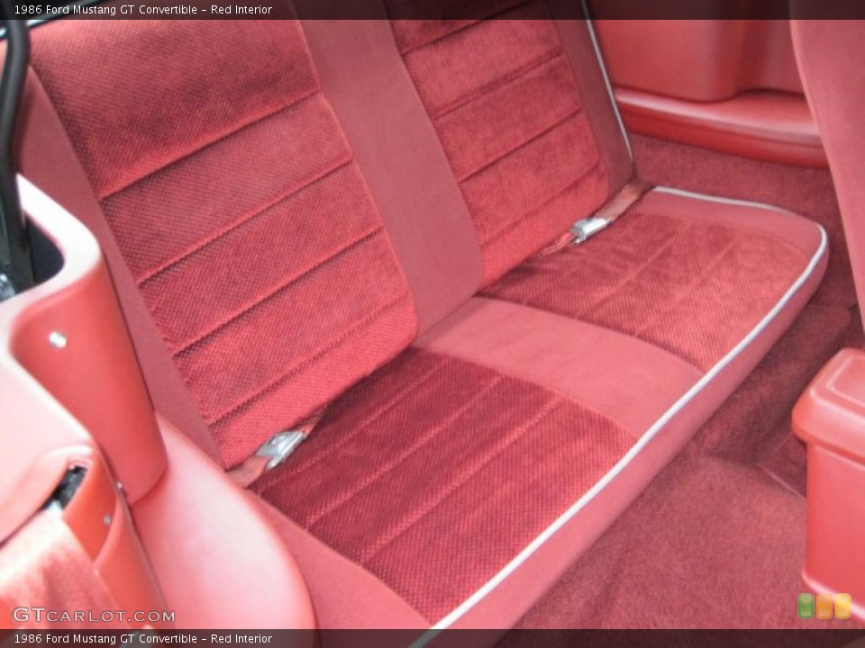 Red Interior Photo for the 1986 Ford Mustang GT Convertible #41872353
