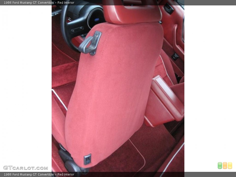 Red Interior Photo for the 1986 Ford Mustang GT Convertible #41873030